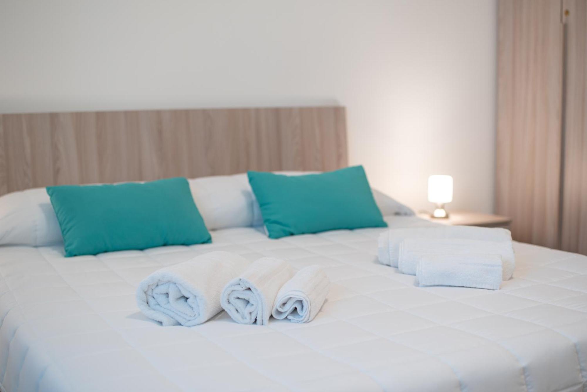Icaro Residence Apartments With A Beautiful Pool Sant'Agata di Militello Exterior photo