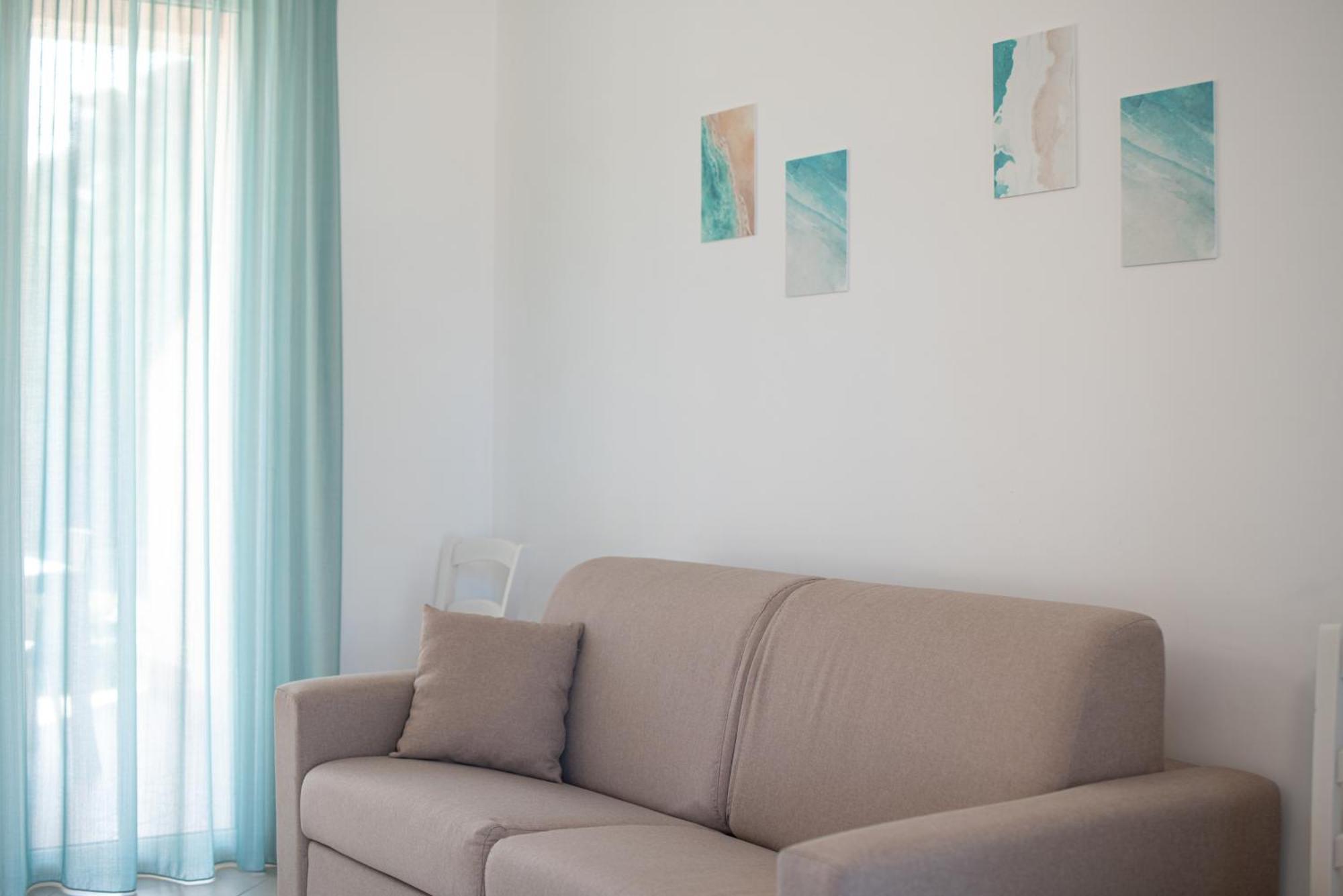 Icaro Residence Apartments With A Beautiful Pool Sant'Agata di Militello Exterior photo