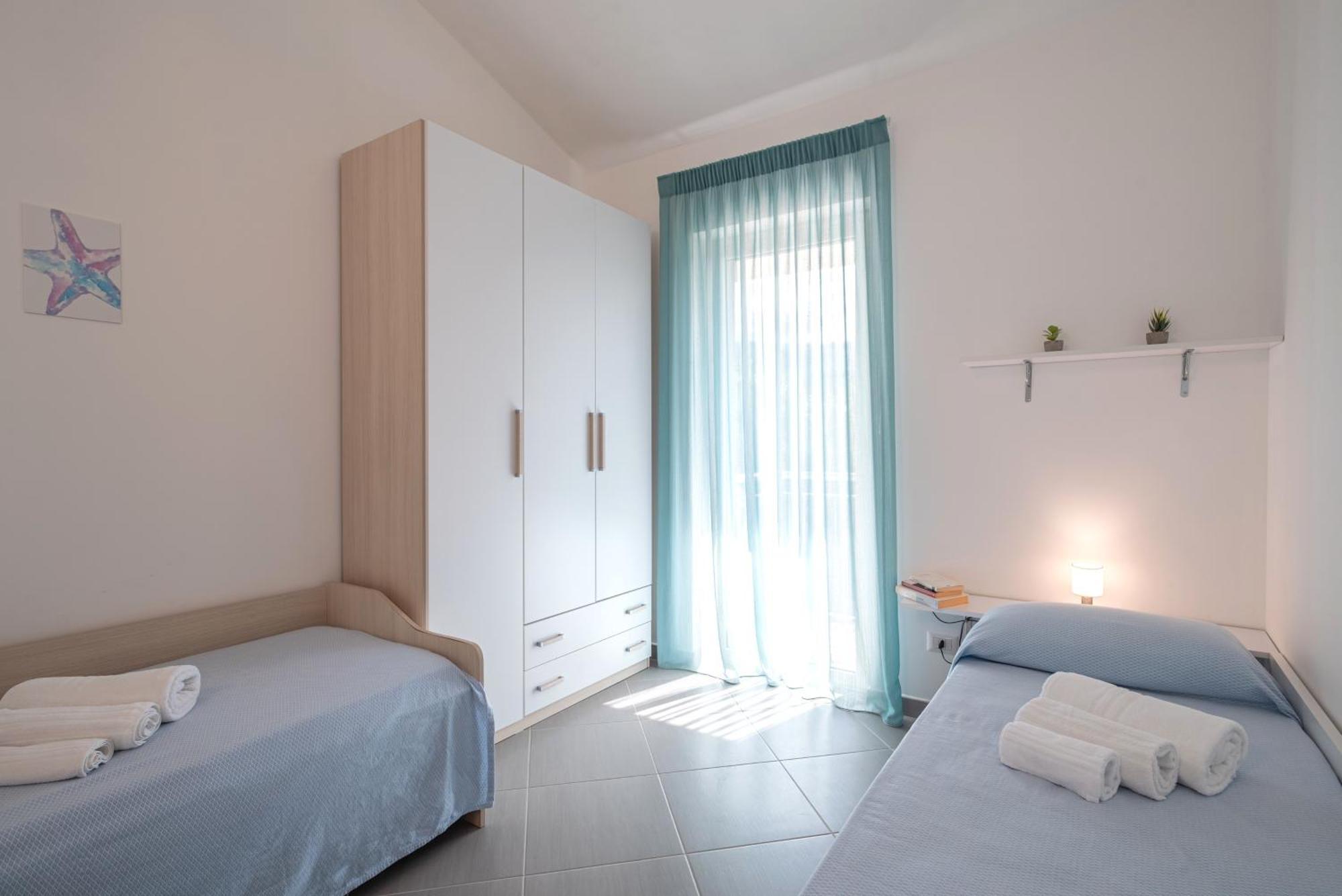 Icaro Residence Apartments With A Beautiful Pool Sant'Agata di Militello Exterior photo