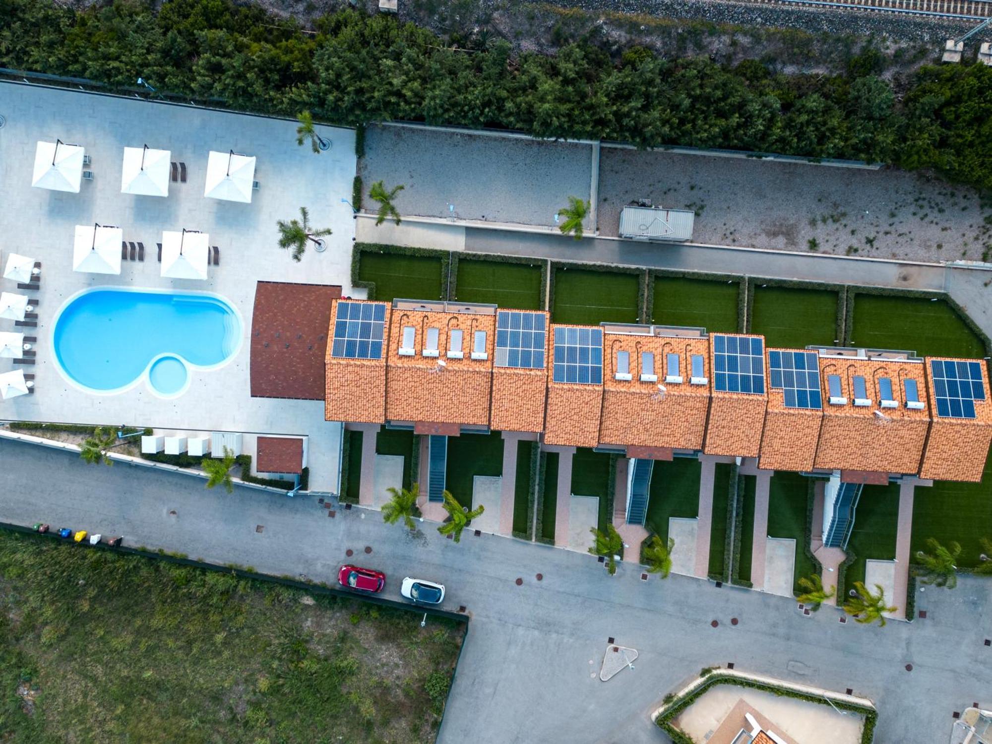 Icaro Residence Apartments With A Beautiful Pool Sant'Agata di Militello Exterior photo