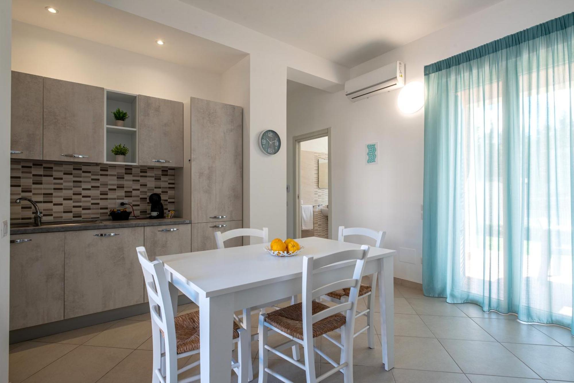 Icaro Residence Apartments With A Beautiful Pool Sant'Agata di Militello Exterior photo