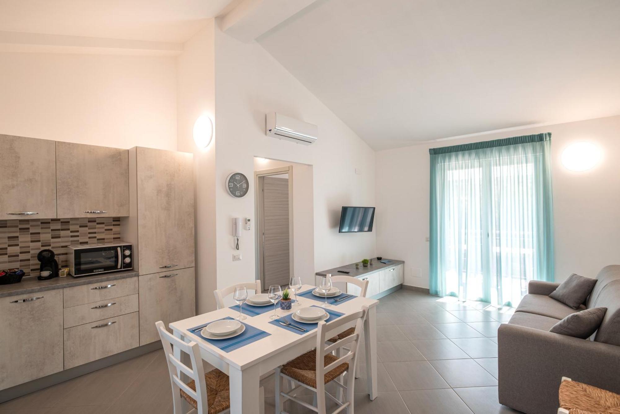 Icaro Residence Apartments With A Beautiful Pool Sant'Agata di Militello Exterior photo