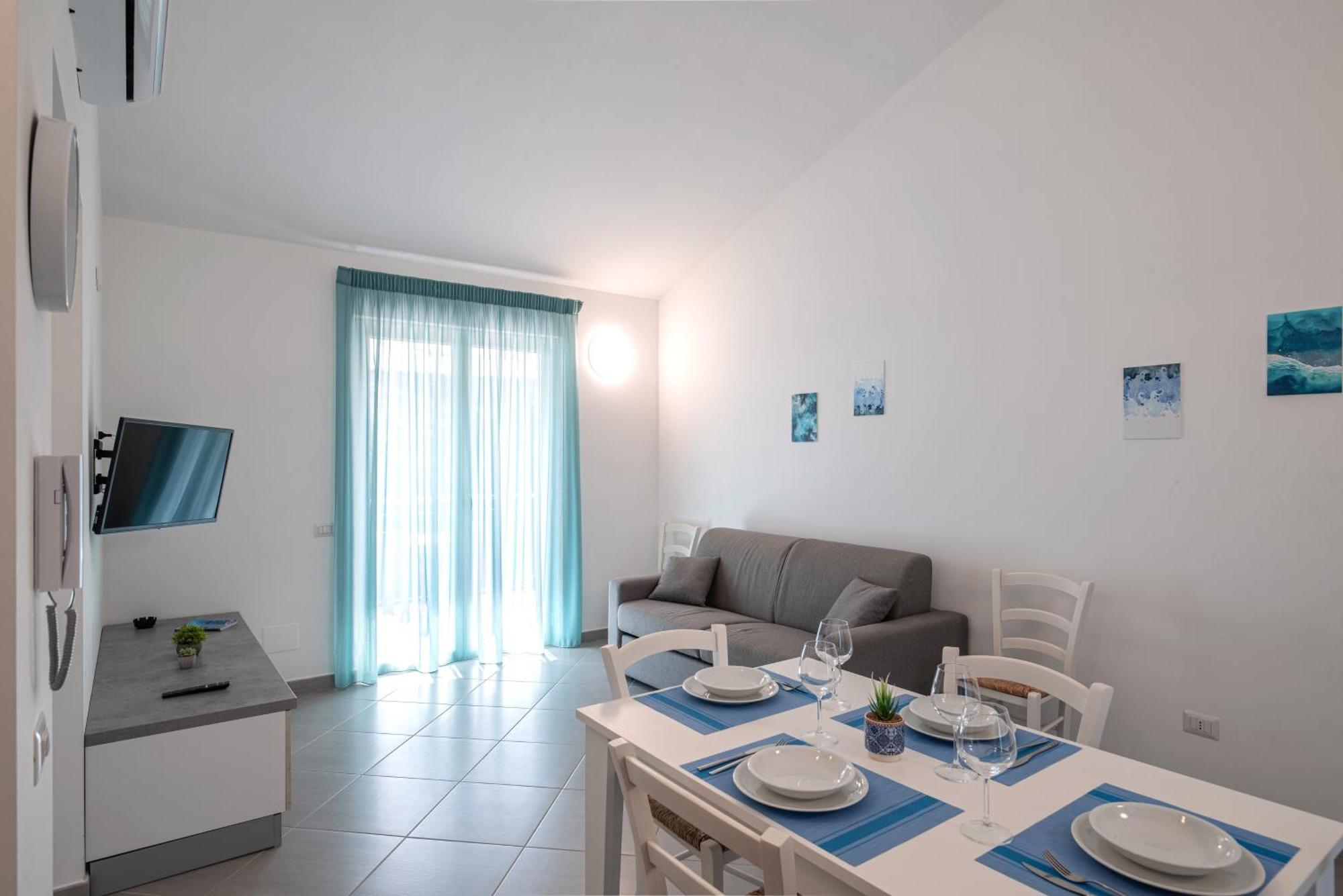 Icaro Residence Apartments With A Beautiful Pool Sant'Agata di Militello Exterior photo